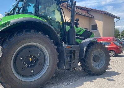 Na konci června jsme předali zákazníkovi od Přibyslavi traktor Deutz Fahr 7250 TTV, v plné výbavě vč. navigačního systému.